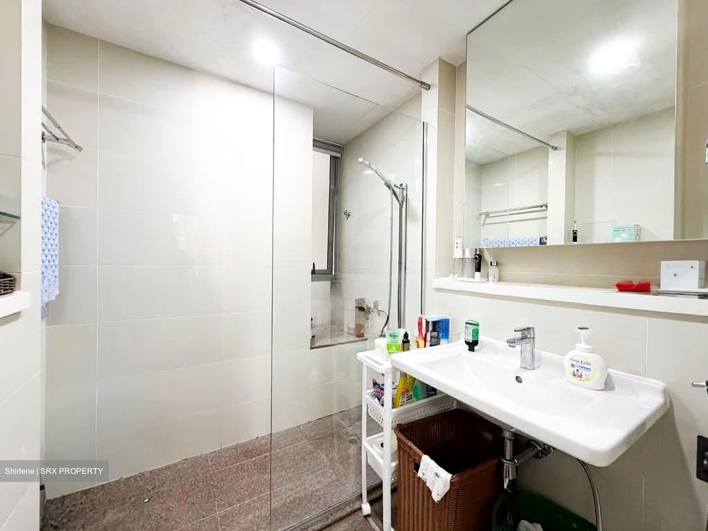 Waterford Residence (D9), Apartment #561225211